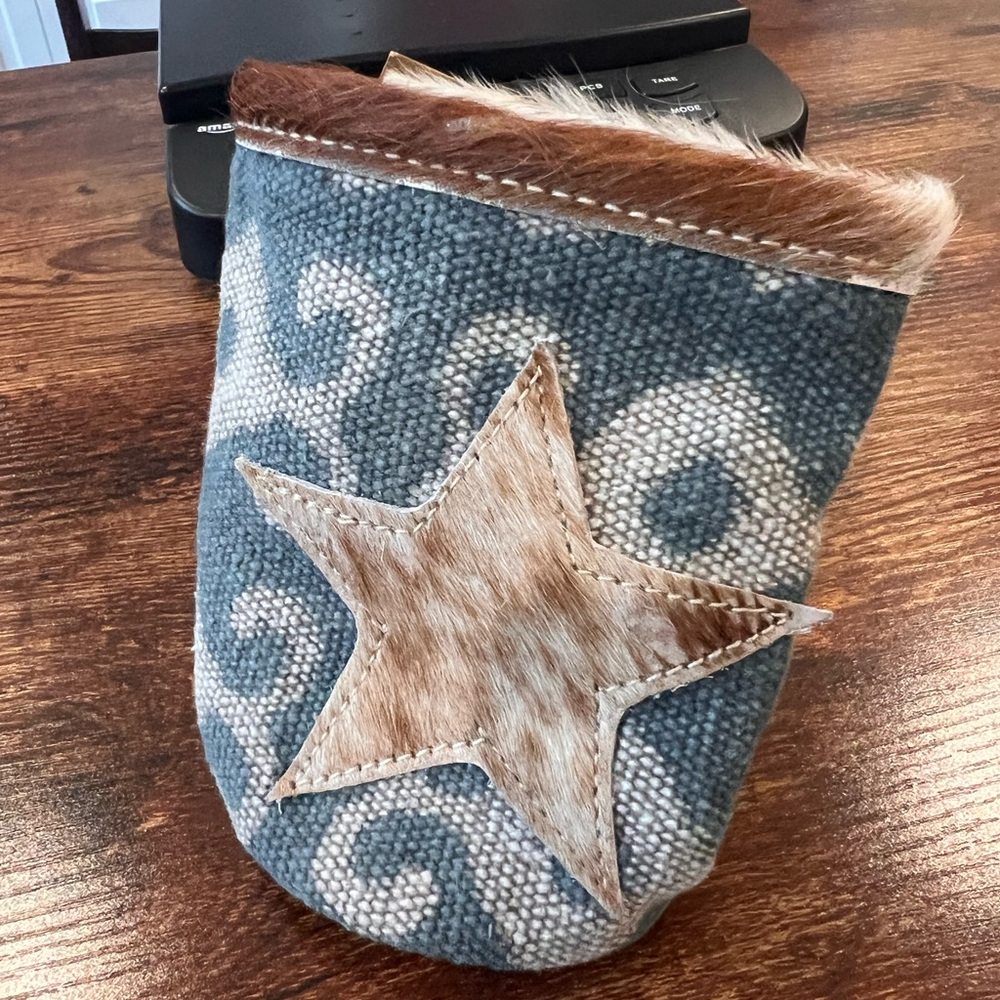 Clea Ray Blue Patterned Pouch/Can Sleeve with Star Accent